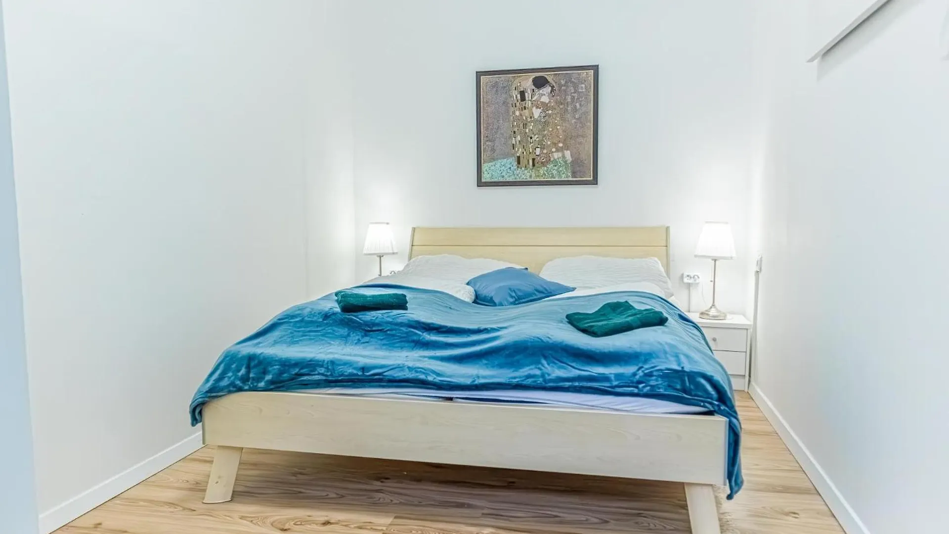 Basic 2Br Apt Perfectly Connected&Well Positioned Vienna Apartment
