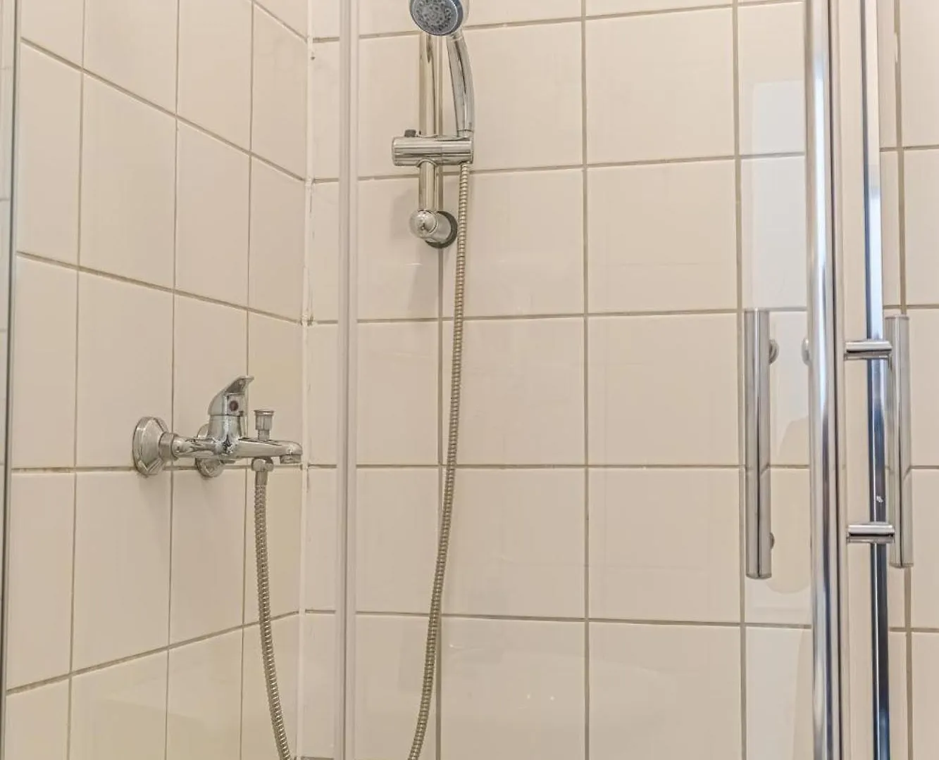 Basic 2Br Apt Perfectly Connected&Well Positioned Vienna 0*,